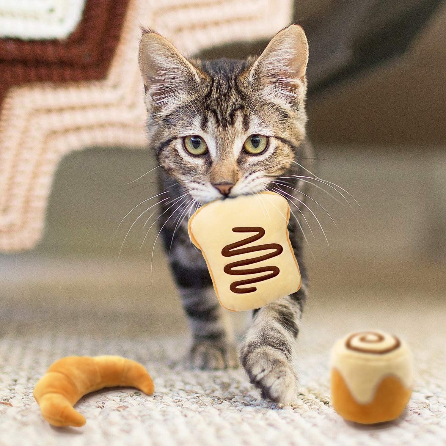 Bread Catnip Toys Cat Toys ﻿